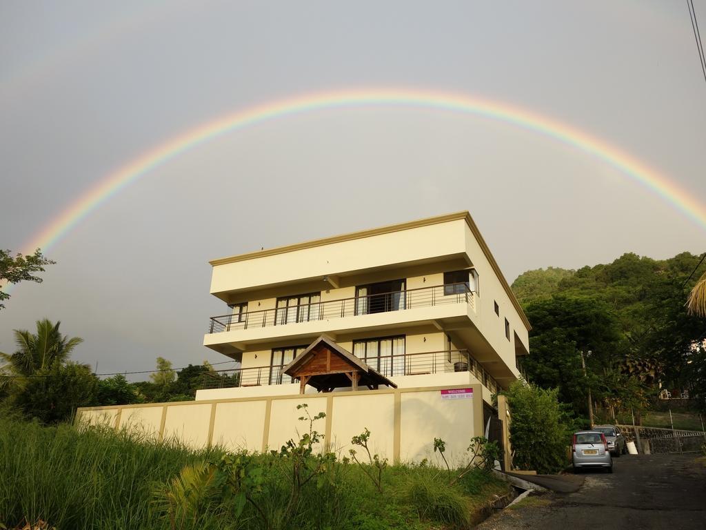 Happy Days Guest House Le Morne Brabant Eksteriør billede